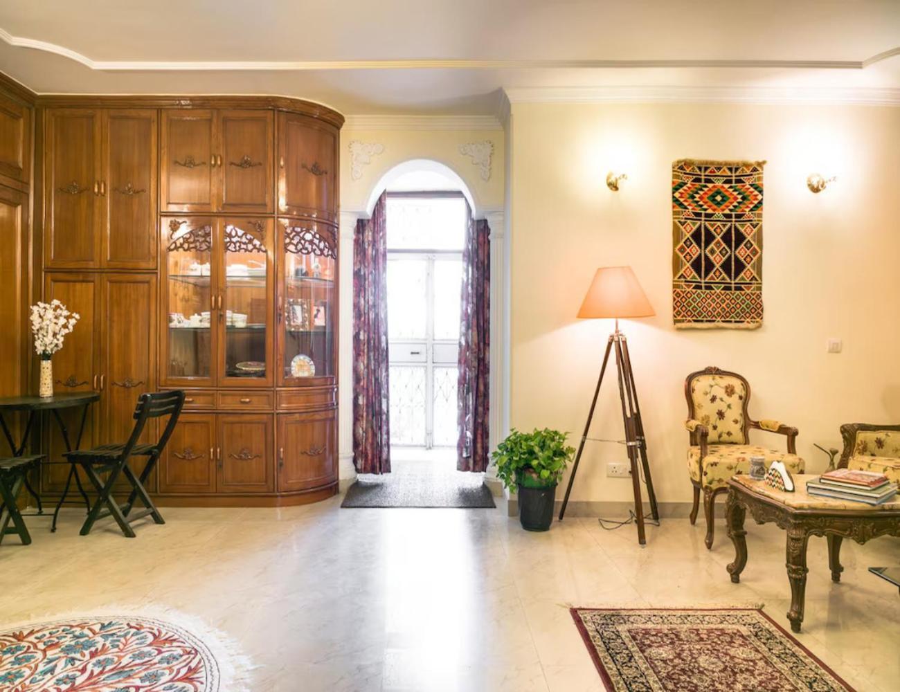 Quaint Penthouse 2bhk Kailash Hill New Delhi